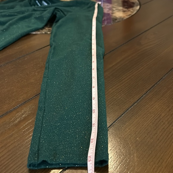 SONOMA GOOD FOR LIFE | V NECK SPARKLE TEE | Green| Size XS - Picture 8 of 8